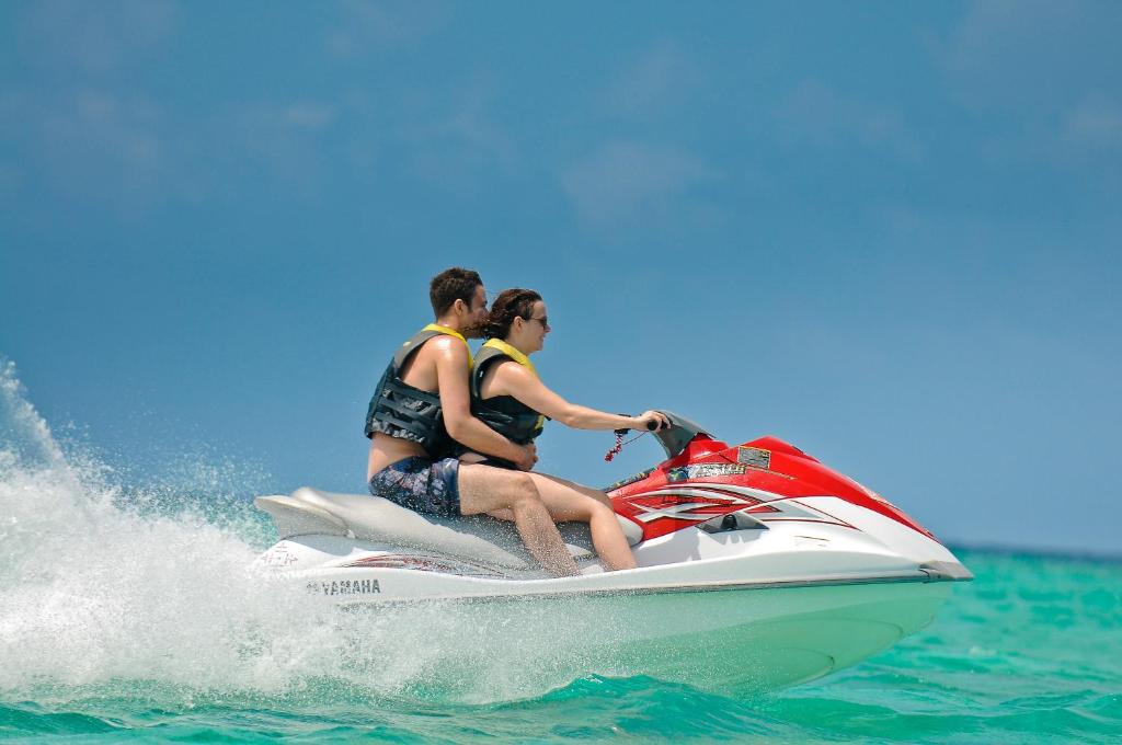 Fihalhohi Island Resort - 4 Days